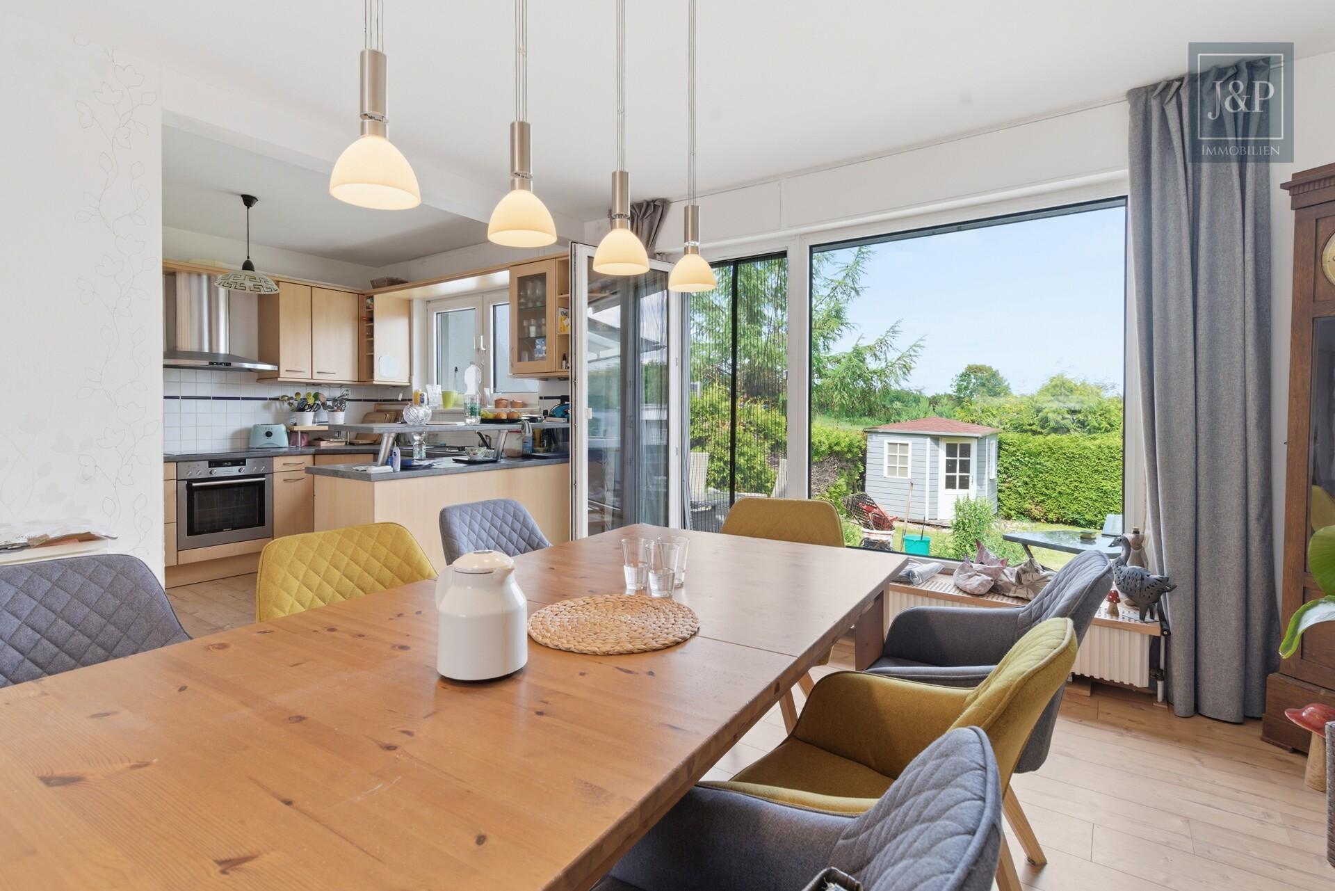 Großes Grundstück in Top Feldrandlage | Doppelhaushälfte mit Ausbau- & Anbaupotenzial - Esszimmer