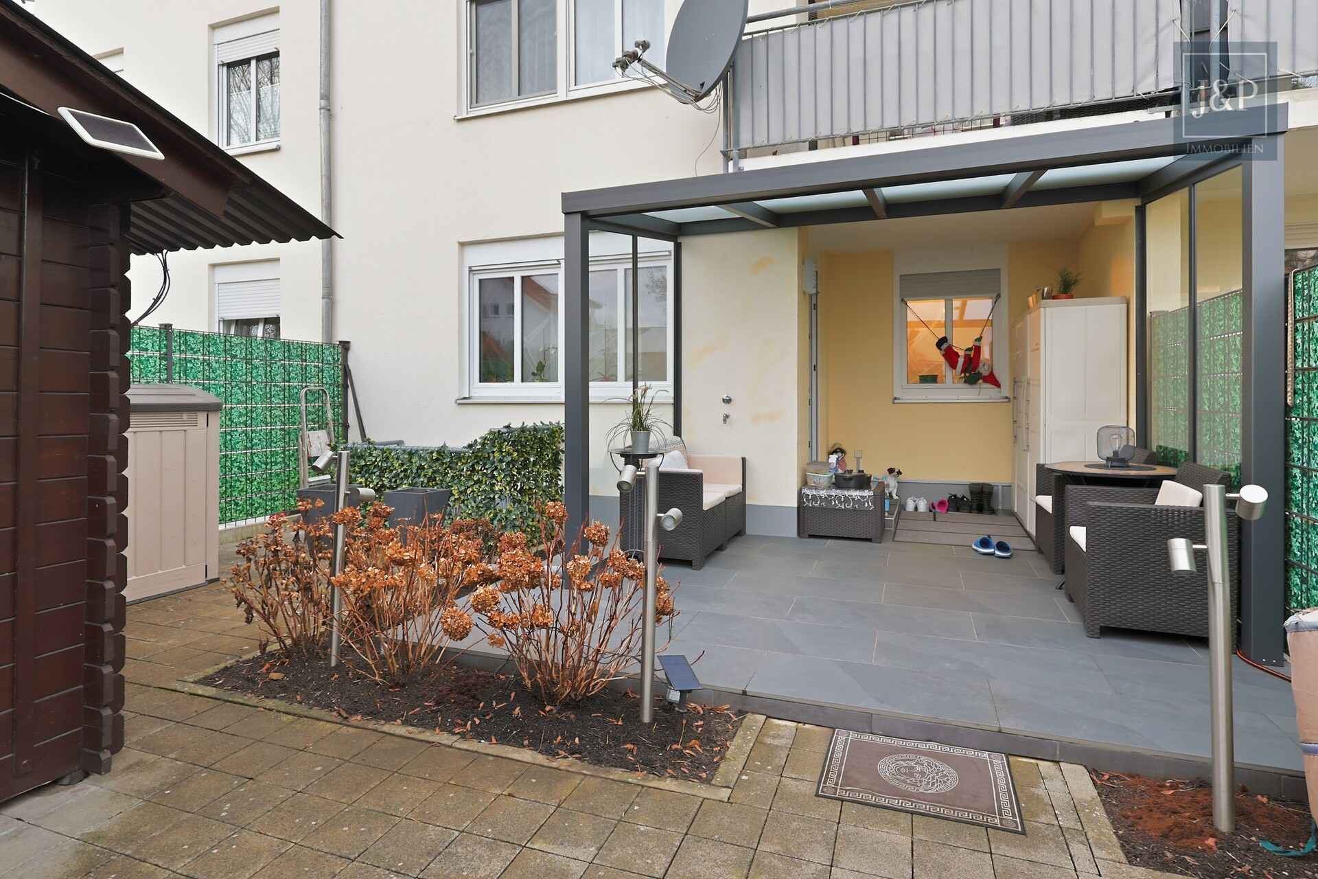 Kernsaniertes Juwel mit Haus-Charakter: Kamin, eigener Garten & smarte Energie – Einziehen und Wohlfühlen! - Garten