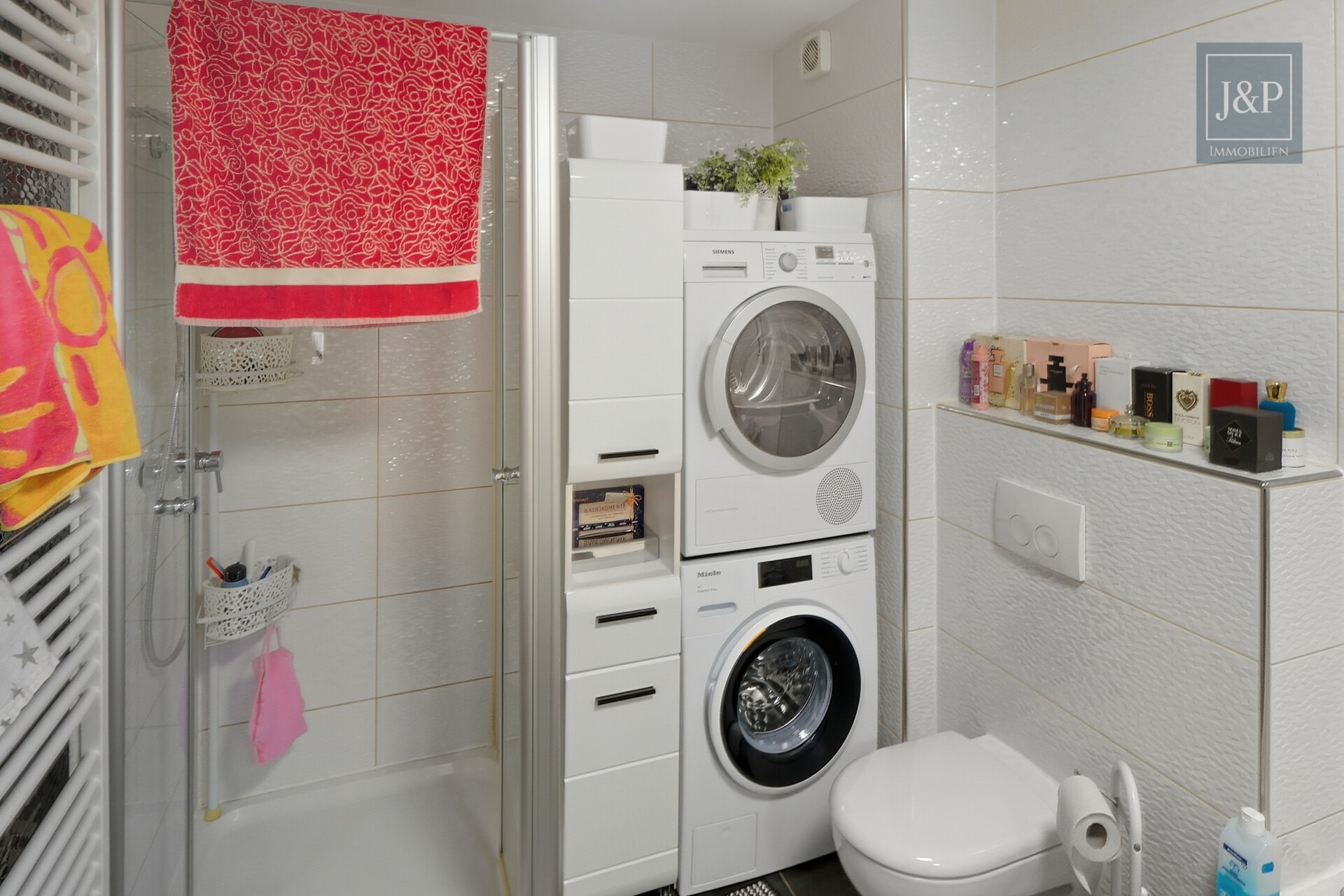 Kernsaniertes Juwel mit Haus-Charakter: Kamin, eigener Garten & smarte Energie – Einziehen und Wohlfühlen! - Bad