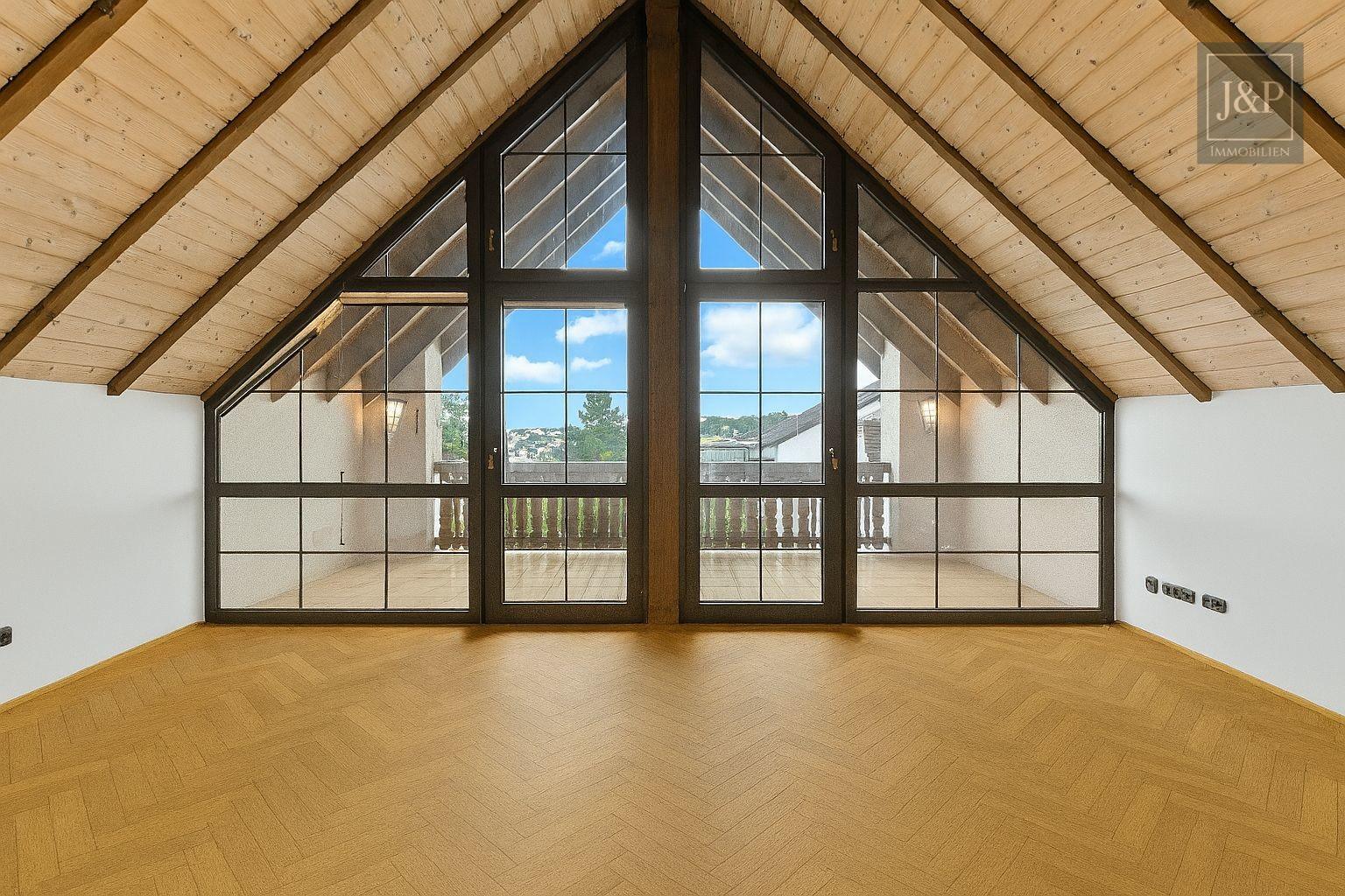 Anwesen mit besonderer Architektur, Wärmepumpe und Weitblick! Inkl. Praxis- oder Geschäftsräume! - OG Eltern Schlafzimmer