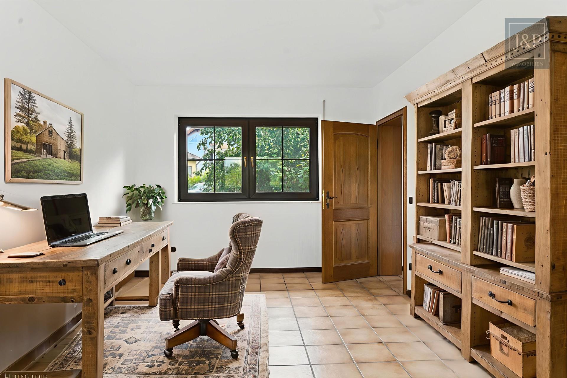 Anwesen mit besonderer Architektur, Wärmepumpe und Weitblick! Inkl. Praxis- oder Geschäftsräume! - EG Arbeiten 1 KI überarbeitet