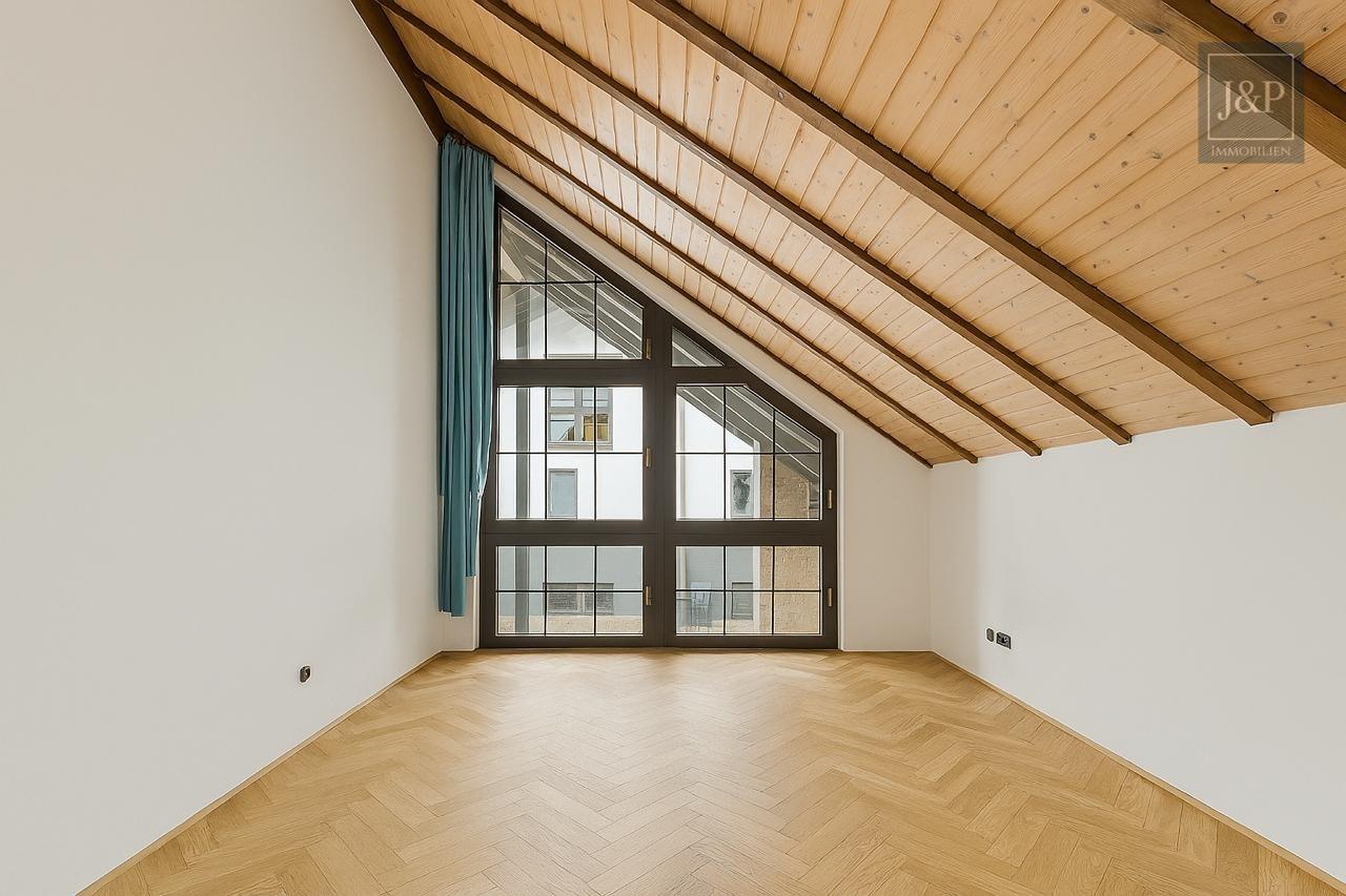 Anwesen mit besonderer Architektur, Wärmepumpe und Weitblick! Inkl. Praxis- oder Geschäftsräume! - OG Kinder 2