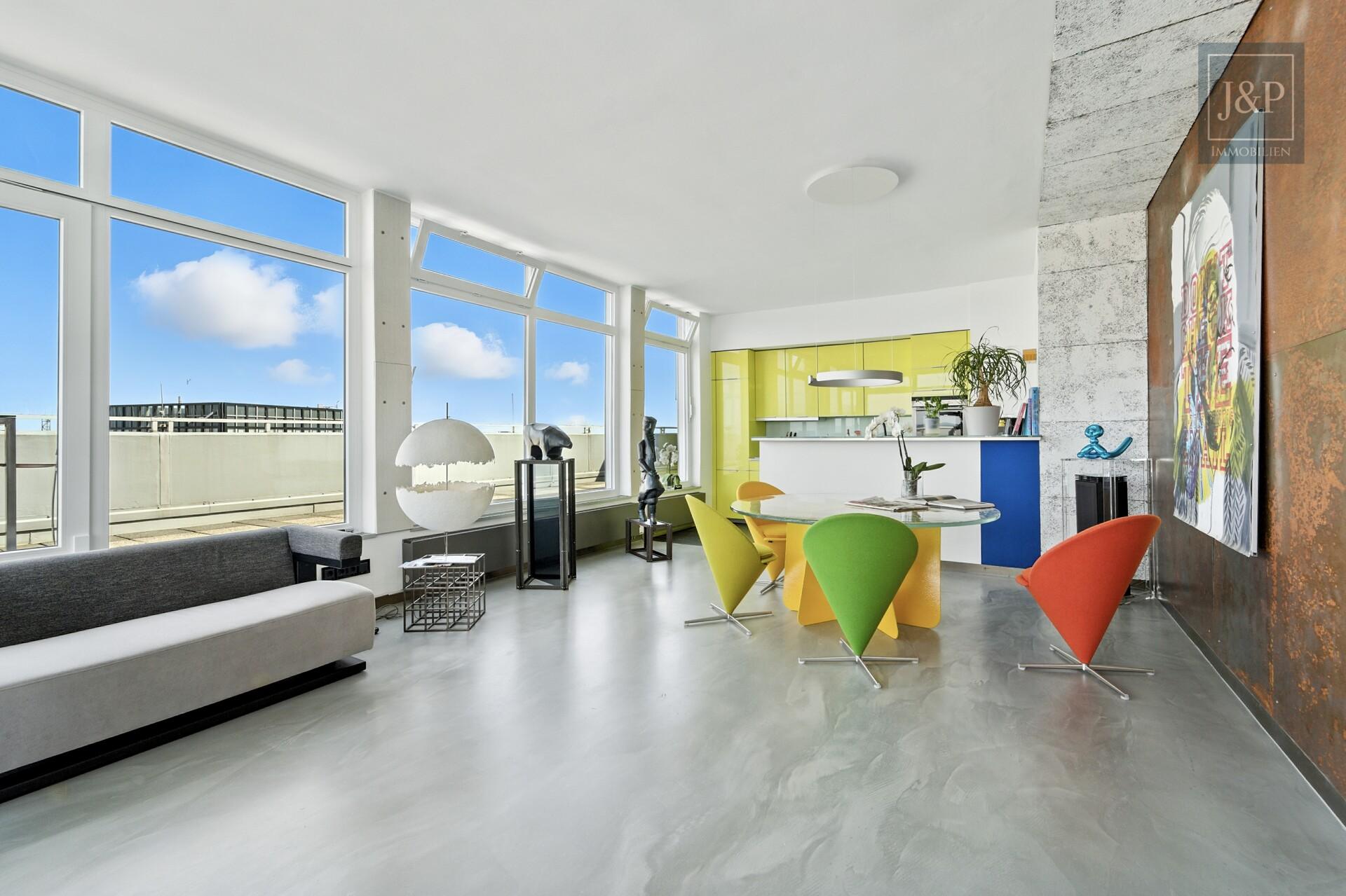 Luxus über den Dächern Eschborns - exklusives Architekten-Penthouse mit spektakulärem Ausblick - Wohnbereich