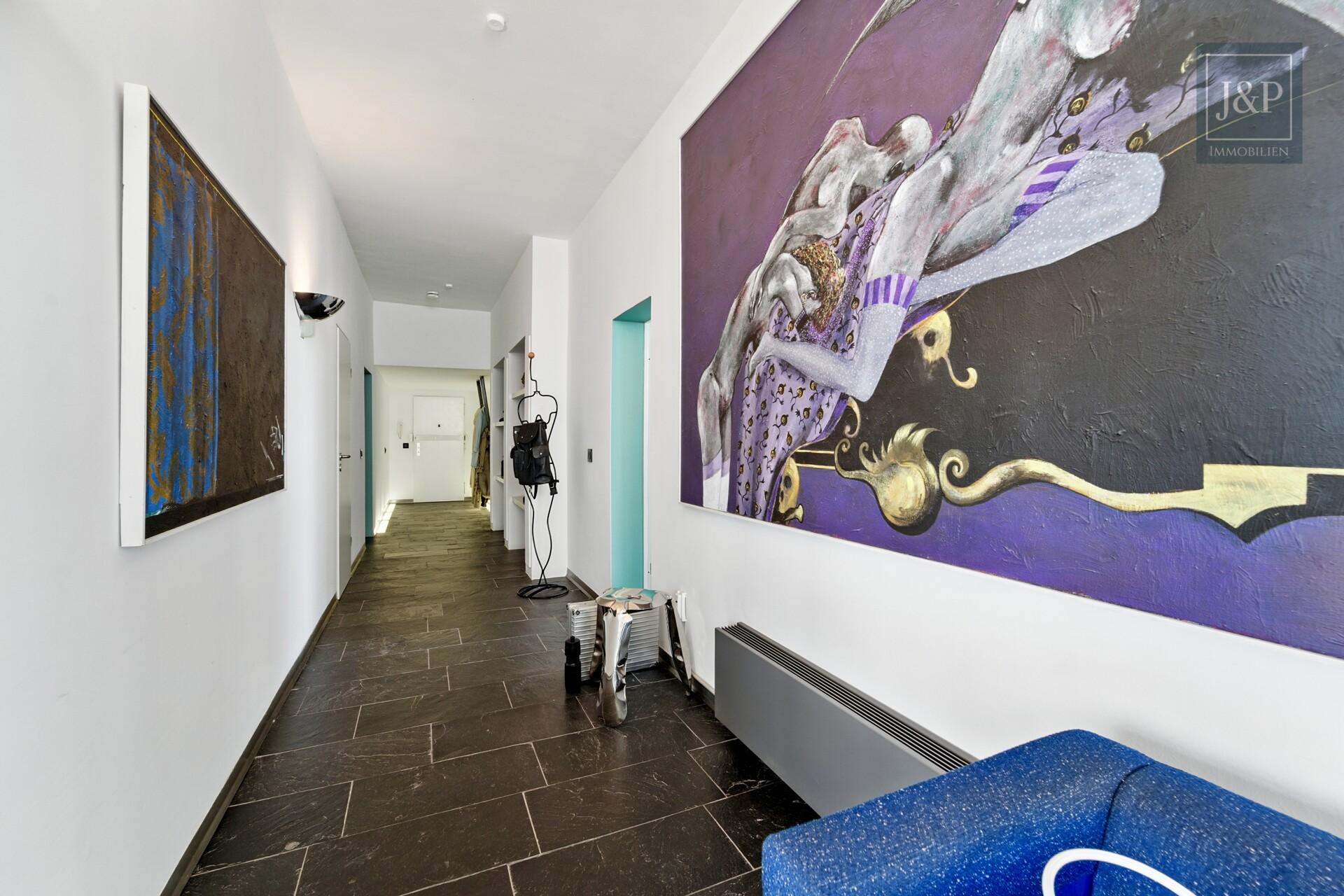 Luxus über den Dächern Eschborns - exklusives Architekten-Penthouse mit spektakulärem Ausblick - Flur