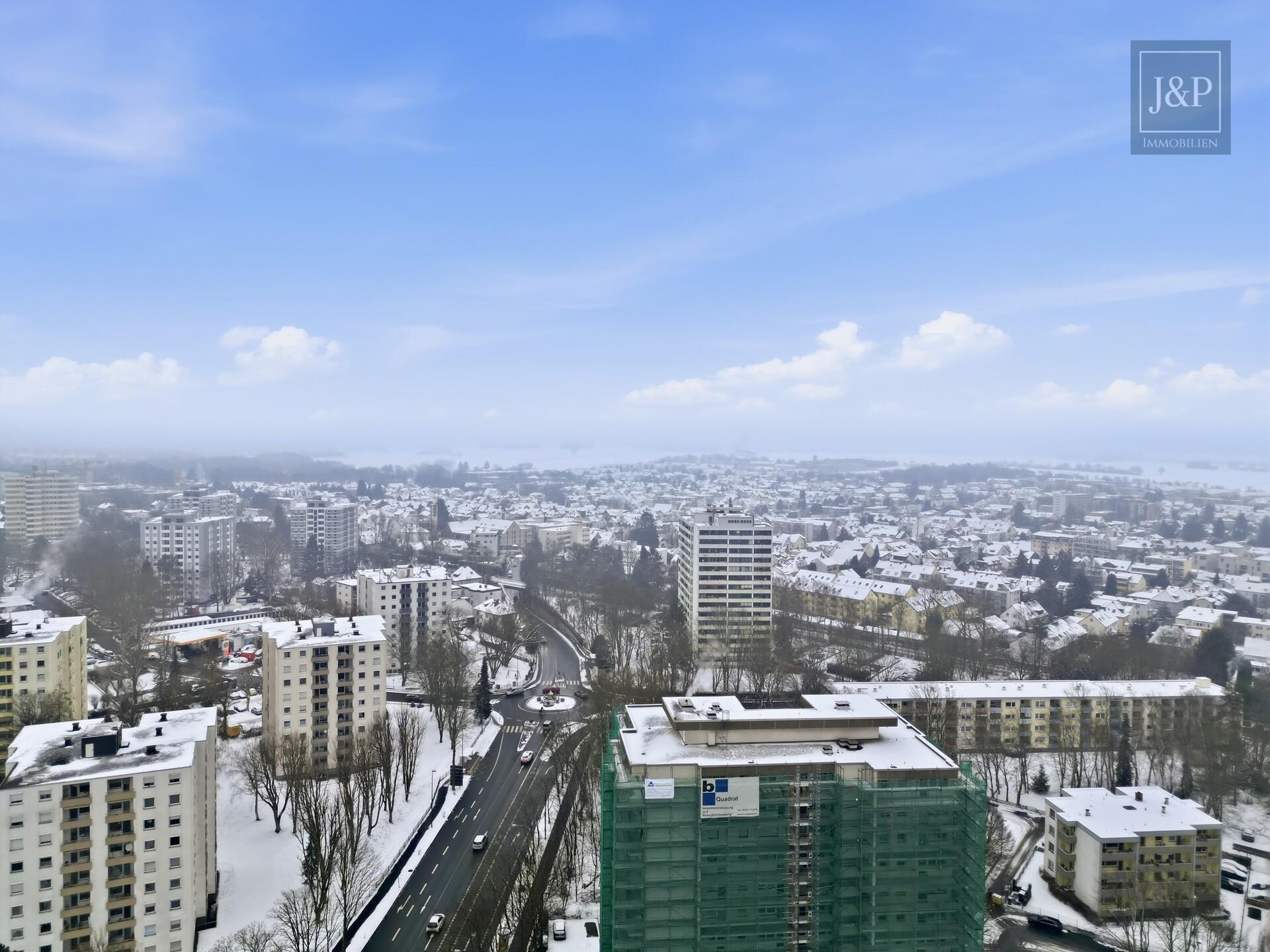 Luxus über den Dächern Eschborns - exklusives Architekten-Penthouse mit spektakulärem Ausblick - Aussicht