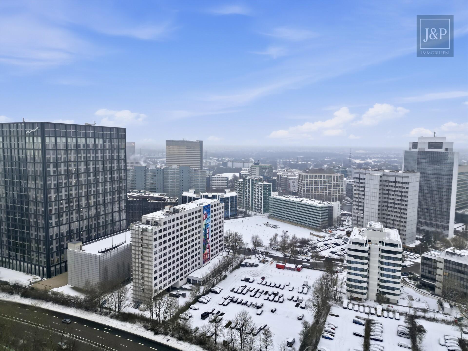 Luxus über den Dächern Eschborns - exklusives Architekten-Penthouse mit spektakulärem Ausblick - Aussicht