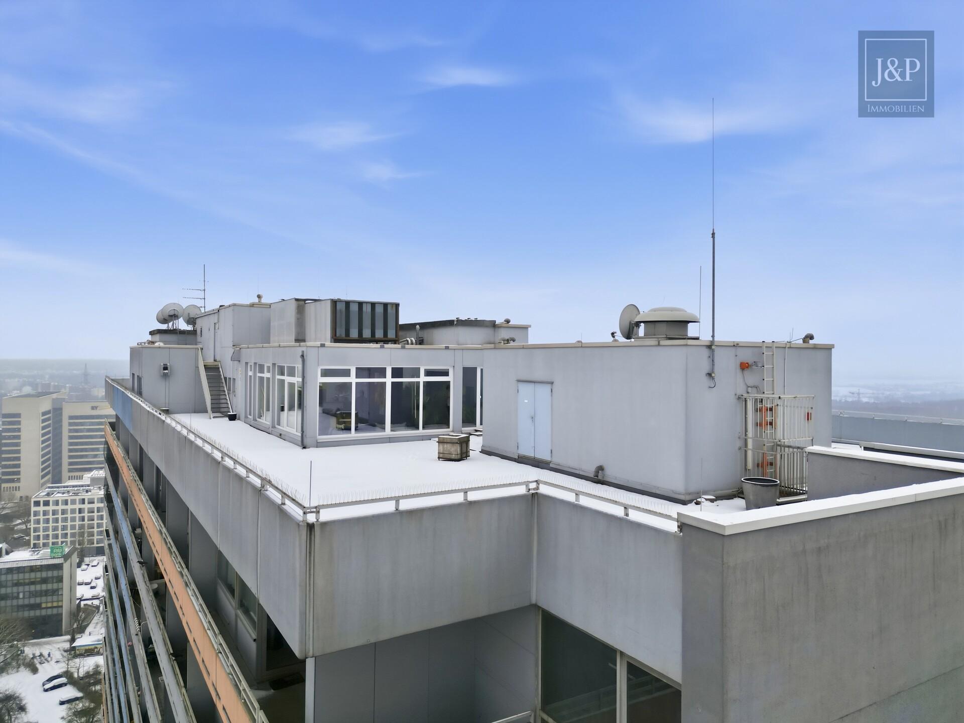 Luxus über den Dächern Eschborns - exklusives Architekten-Penthouse mit spektakulärem Ausblick - DJI_0393