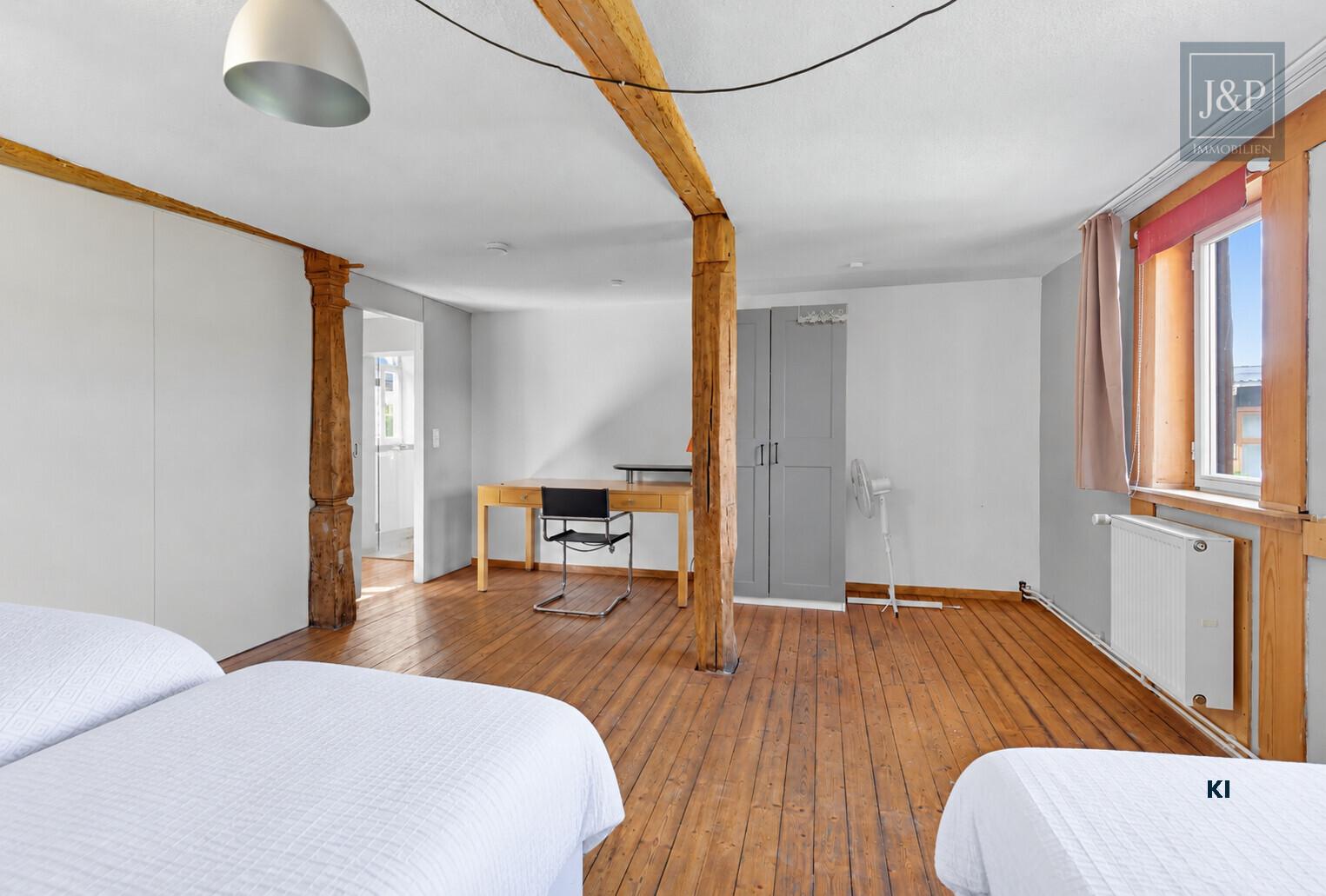 Viel Platz für Familie & Beruf: Fachwerkhaus mit Einliegerwohnung und Hof! - Schlafzimmer 2