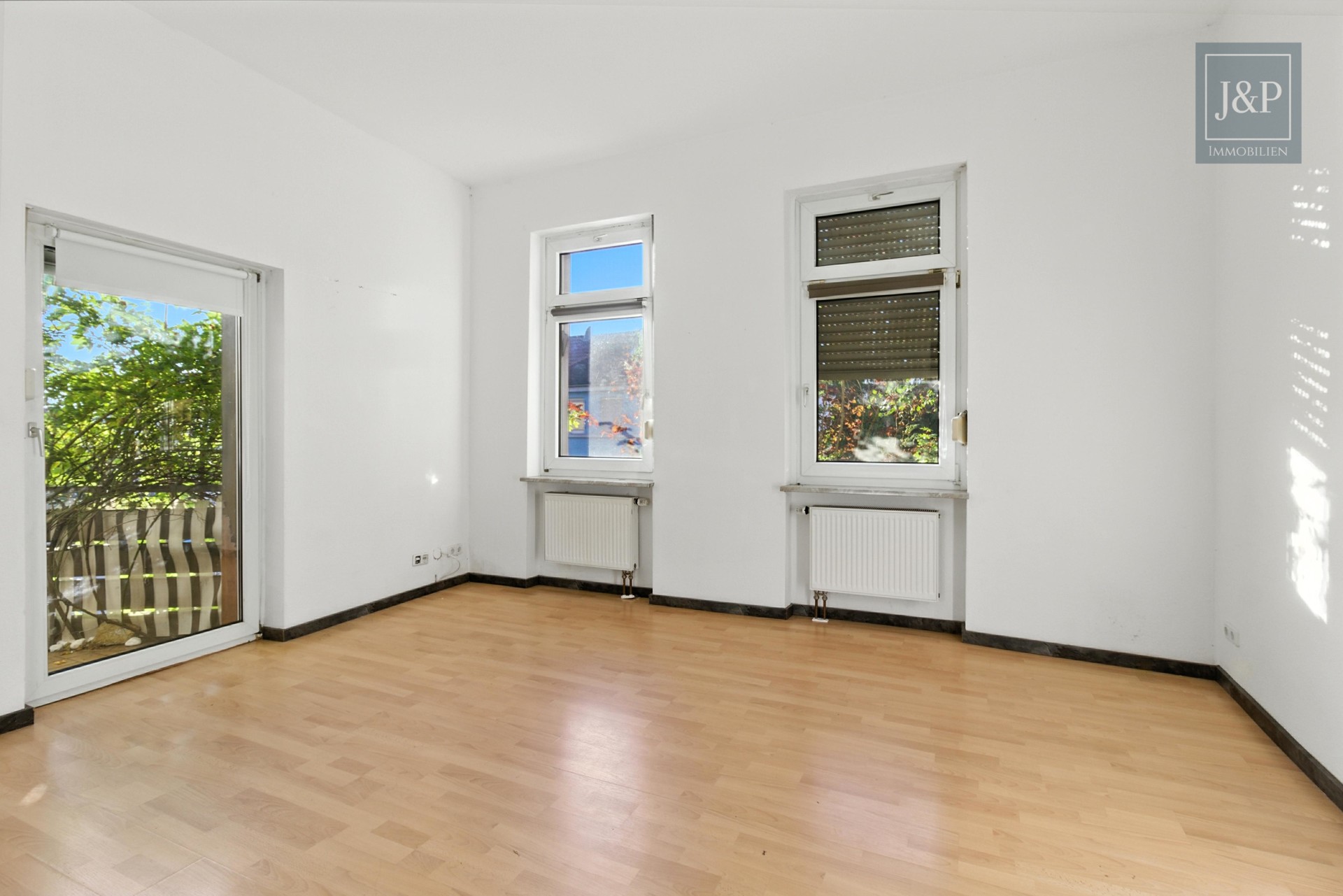 Schöne Altbauwohnung in Königstein – stilvoll, charmant, gut angebunden! - Wohnzimmer