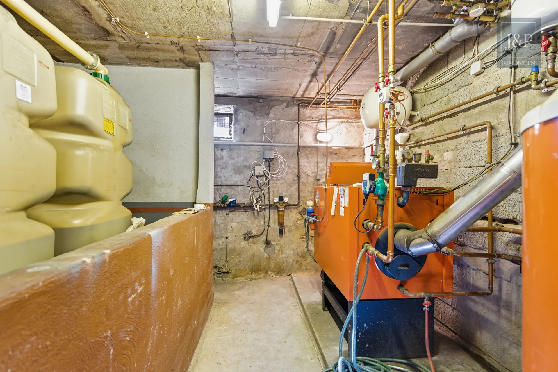 Zentral & vielseitig: Großes Fachwerkhaus mit Einliegerwohnung und Nebengebäuden! - Heizungsraum