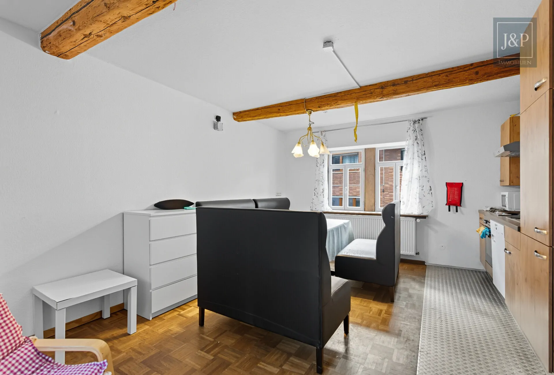 Zentral & vielseitig: Großes Fachwerkhaus mit Einliegerwohnung und Nebengebäuden! - Küche