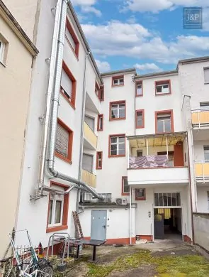 Saniertes Wohn- und Geschäftshaus mit Ausbaupotenzial!, 65933 Frankfurt, Haus