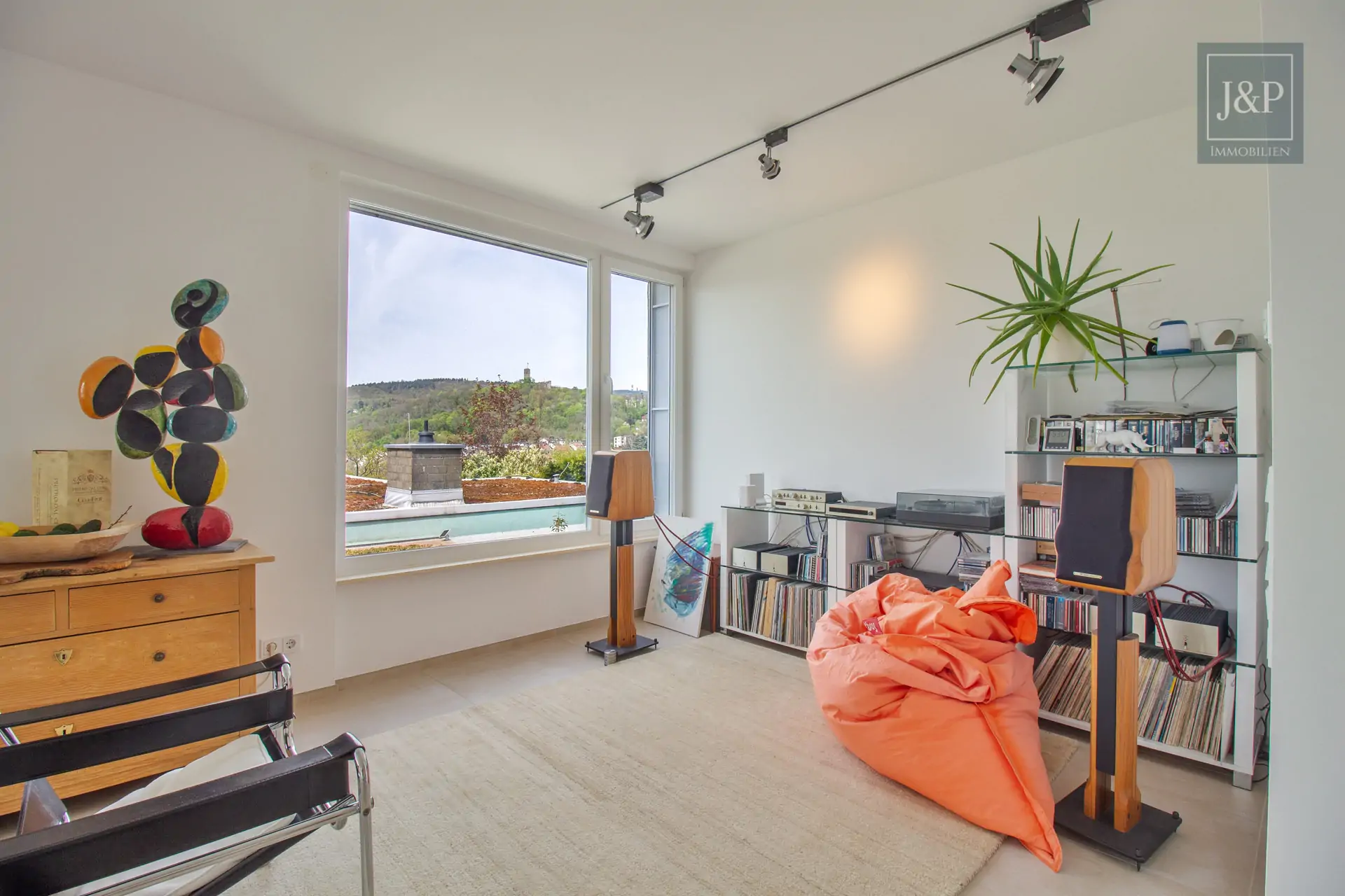 Vollsanierter Eigenheimtraum im Villenviertel! Atemberaubender Ausblick & beste Wohngegend - Wohnbereich