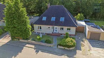 Sackgasse: Großzügiger Wohntraum mit reichlich Potenzial, 25712 Burg (Dithmarschen), Einfamilienhaus