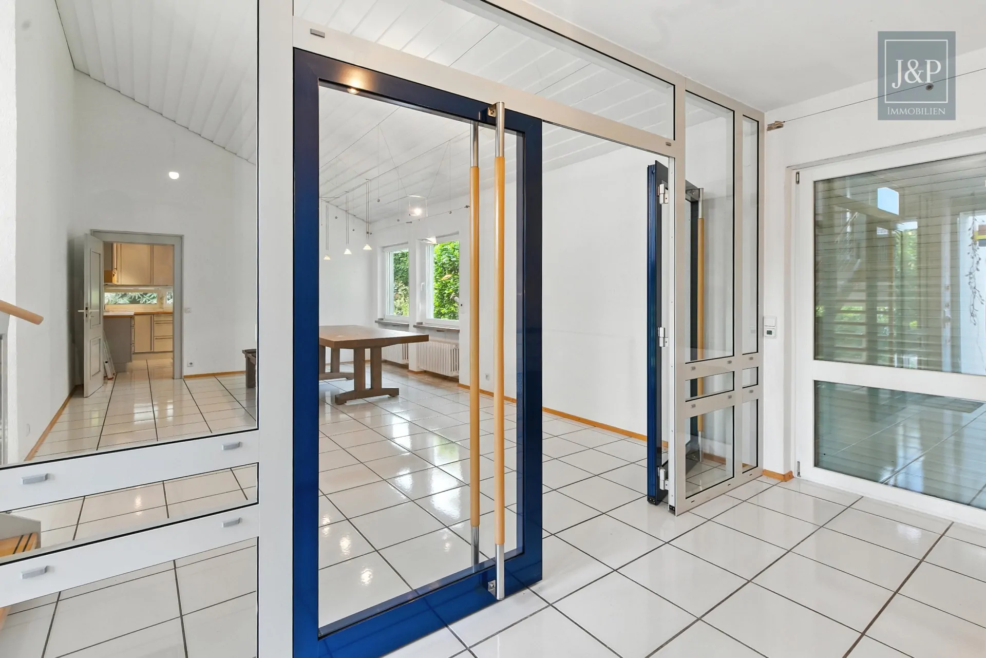Bestlage von Goldbach! – Familienidylle trifft auf architektonischen Charme - Eingangsbereich