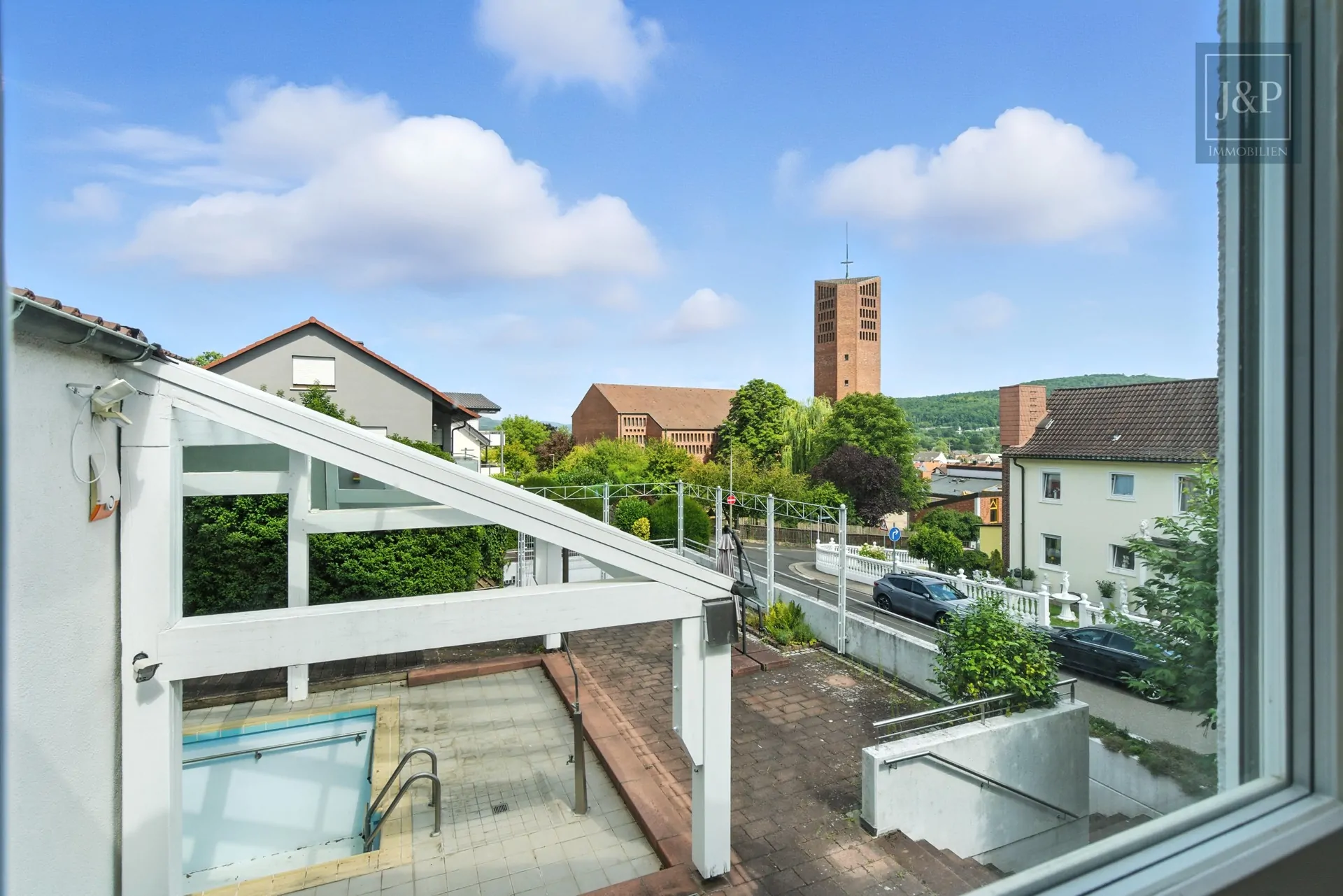 Bestlage von Goldbach! – Familienidylle trifft auf architektonischen Charme - OG Aussicht