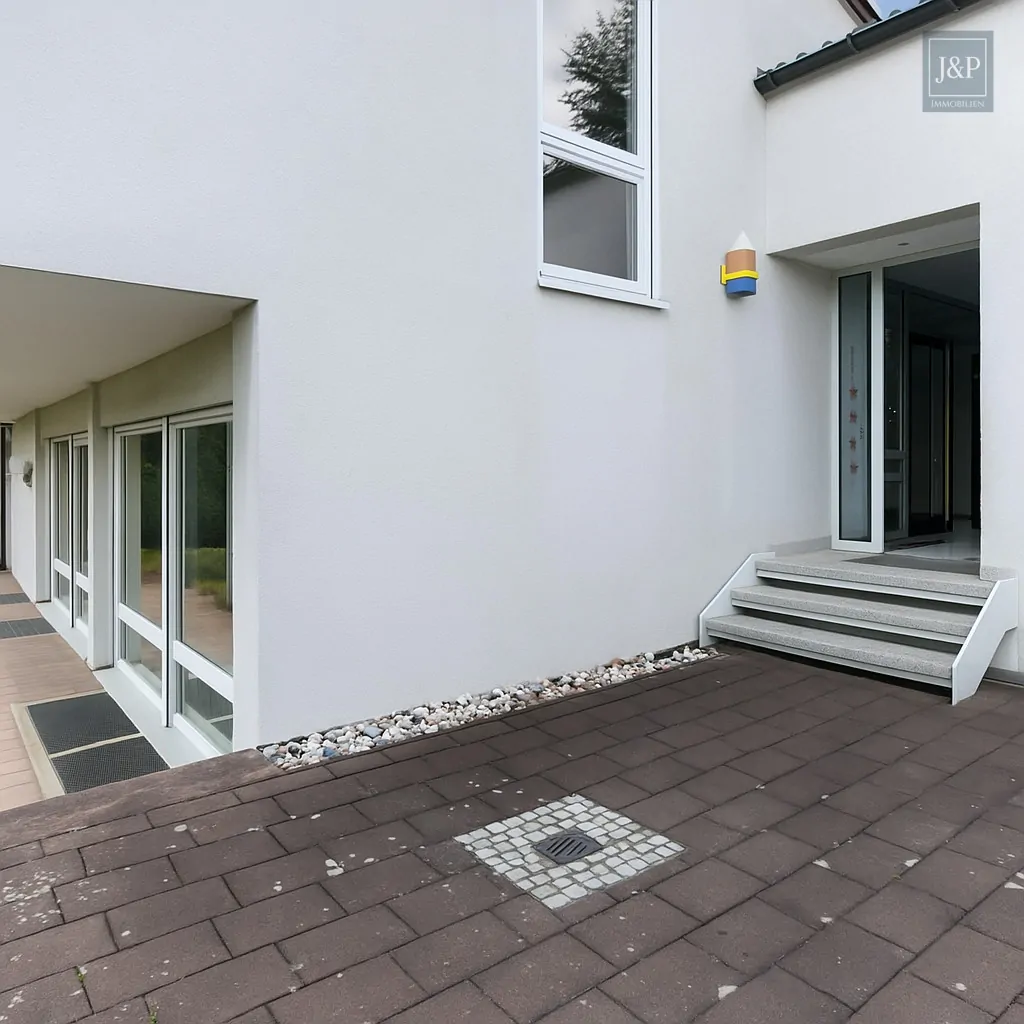 Bestlage von Goldbach! – Familienidylle trifft auf architektonischen Charme - Eingangsbereich