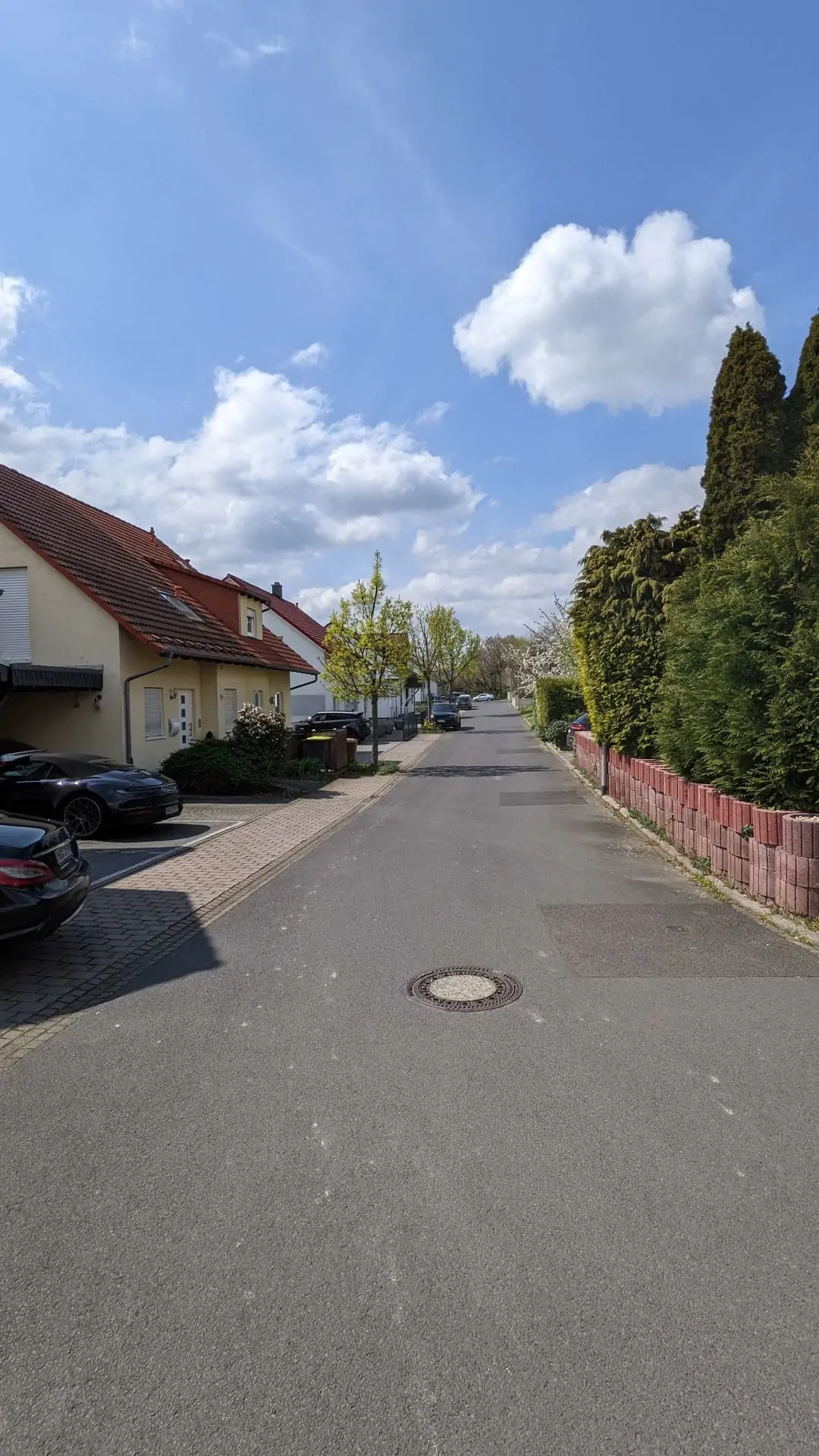 Perfektes Familienzuhause in guter Nachbarschaft: Energetisch, Luxuriös & unverbaubarer Feldblick - Wohnsiedlung