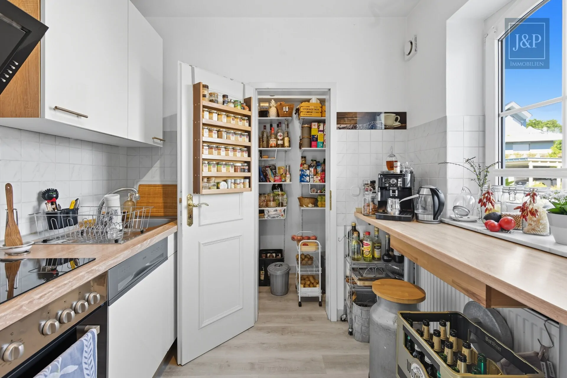 Mehrgenerationenwohnen im Villenviertel von Glattbach. Gehobener Lebensstil auf über 400qm. - ELW - Küche