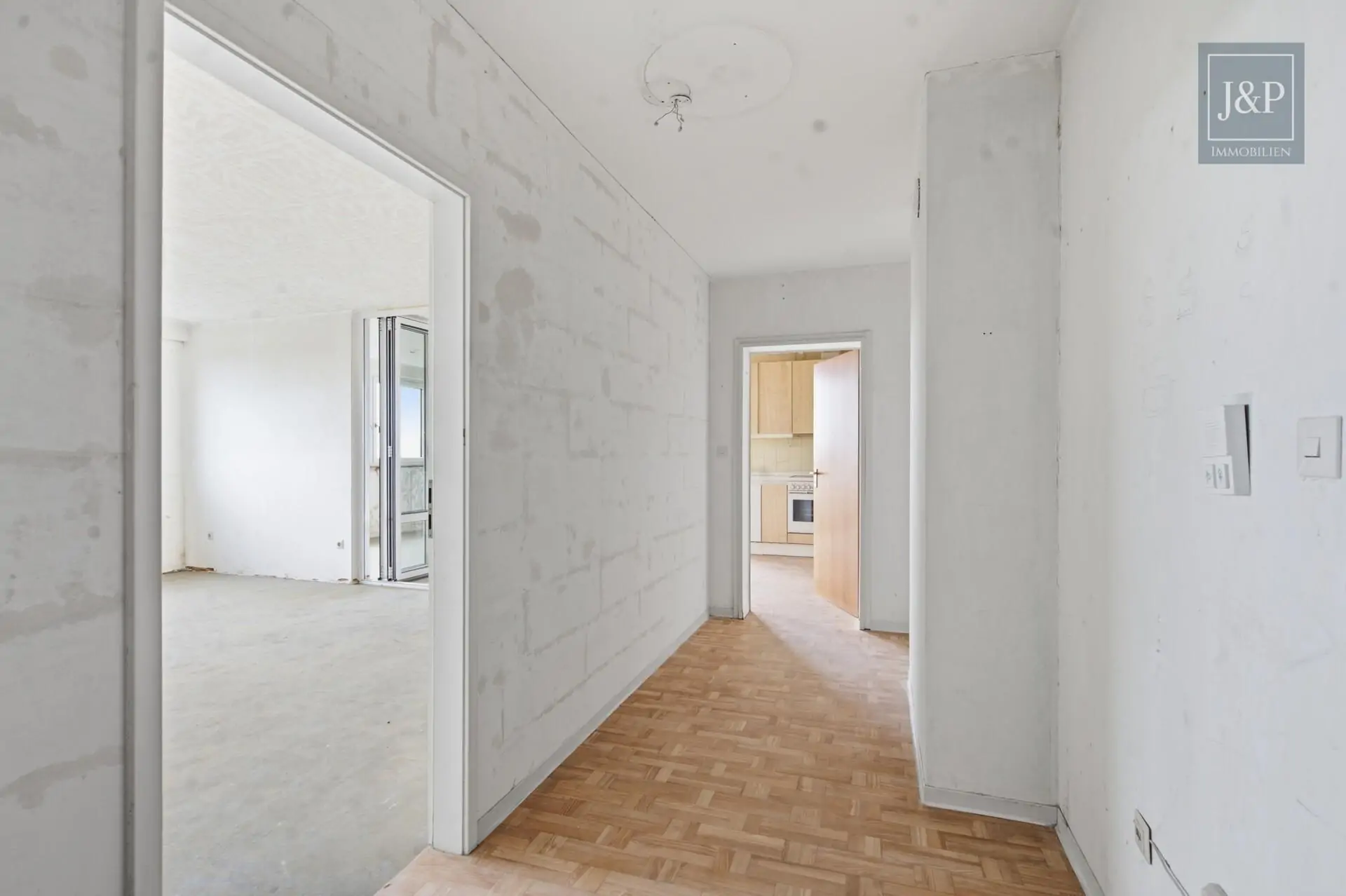 Beeindruckende Penthouse-Wohnung mit Skylineblick und zwei Terrassen! - Flur