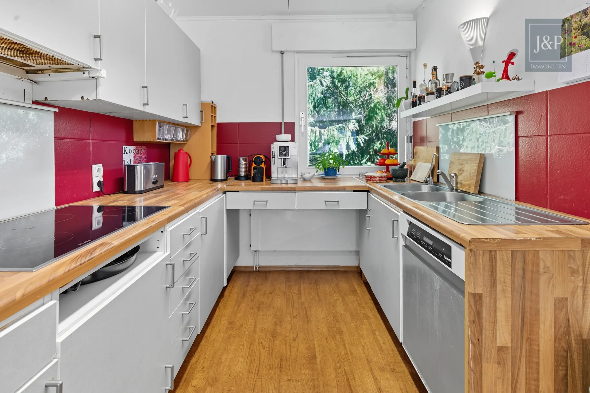 Sonnige Lage auf der Hegewiese. Großes Anwesen mit altem Baumbestand + Ausbaureserve (ZFH/EFH) - Küche EG