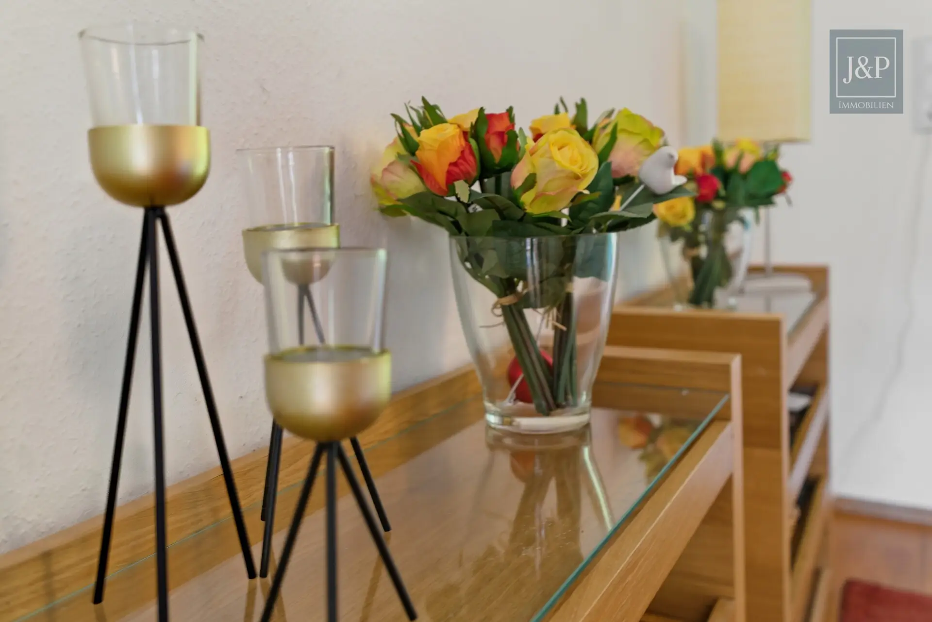 Sonnige Lage auf der Hegewiese. Großes Anwesen mit altem Baumbestand + Ausbaureserve (ZFH/EFH) - Detail Flur