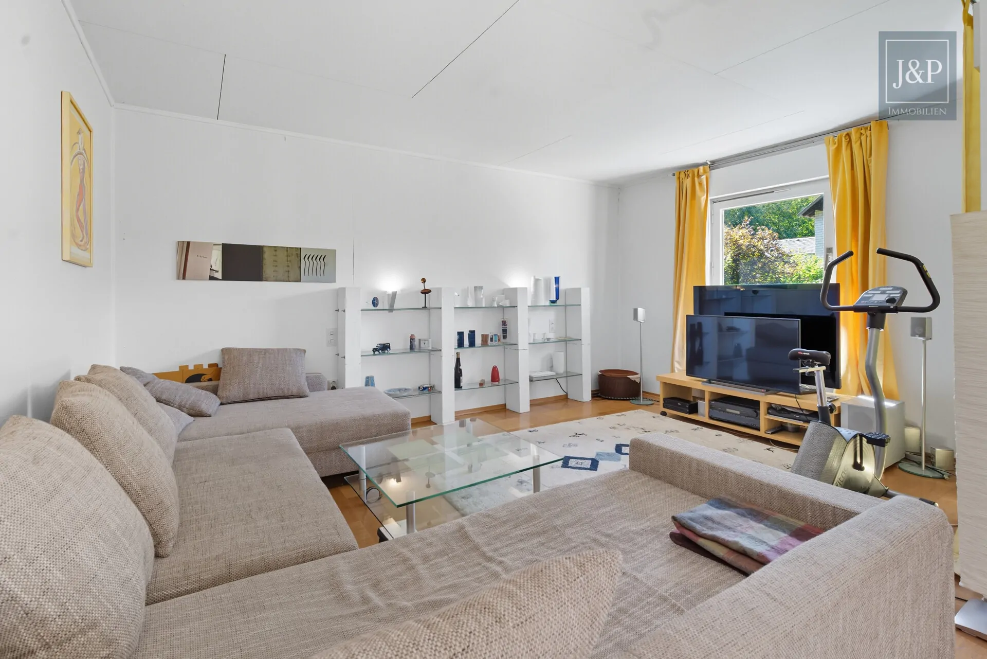 Sonnige Lage auf der Hegewiese. Großes Anwesen mit altem Baumbestand + Ausbaureserve (ZFH/EFH) - Wohnen EG