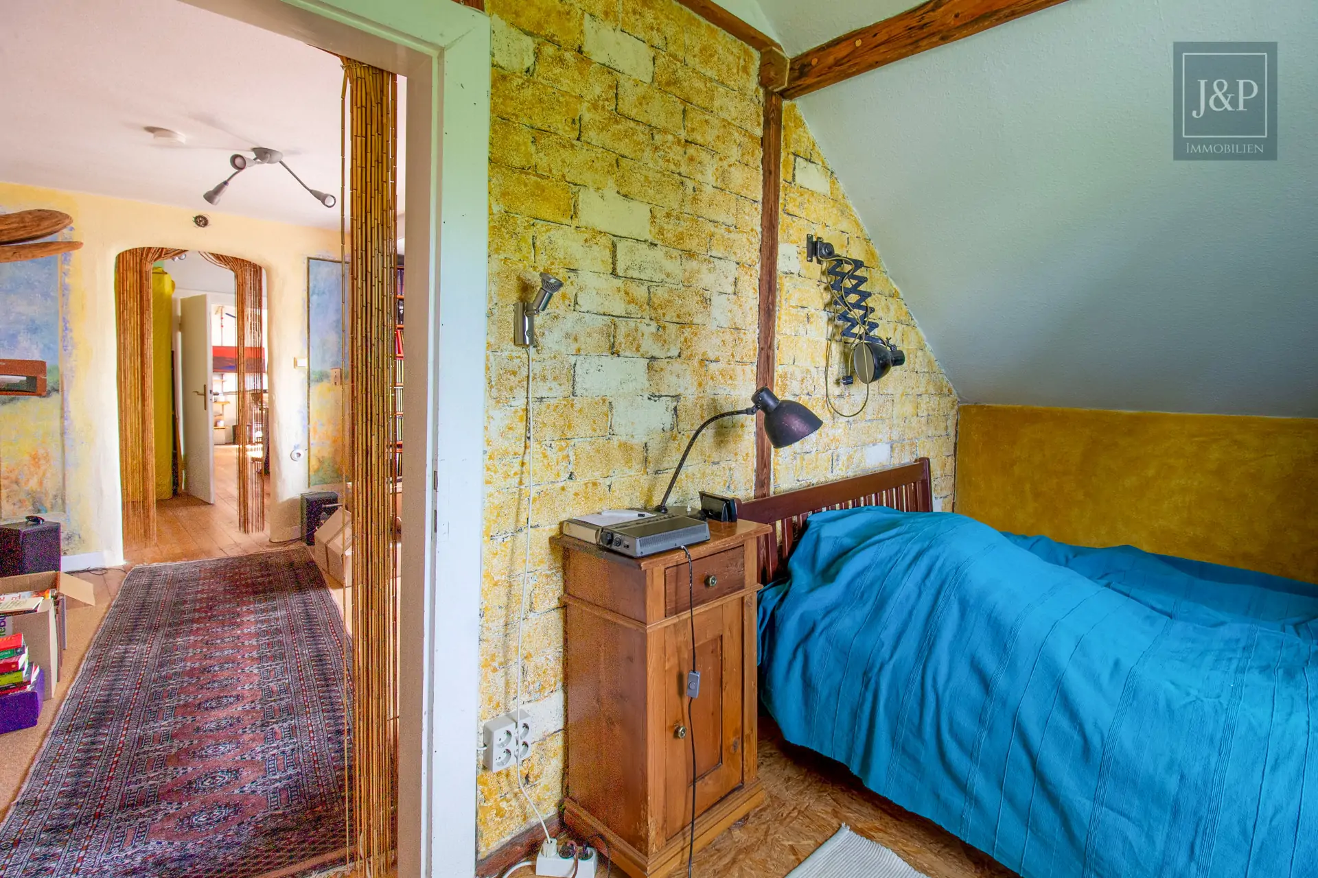 Reserviert! - Schönes Einfamilienhaus mit großem Grundstück und ausgebautem Nebengebäude. - Ruhige & zentrale Lage - Schlafen 9