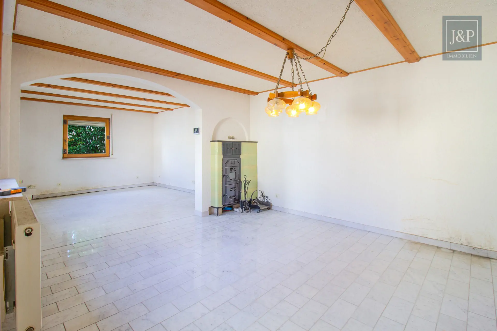 Reserviert! - Schönes Einfamilienhaus mit großem Grundstück und ausgebautem Nebengebäude. - Ruhige & zentrale Lage - Wohnbereich 7a