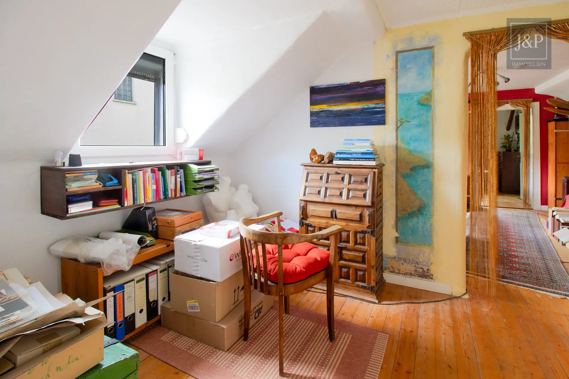Reserviert! - Schönes Einfamilienhaus mit großem Grundstück und ausgebautem Nebengebäude. - Ruhige & zentrale Lage - Zwischenzimmer 9