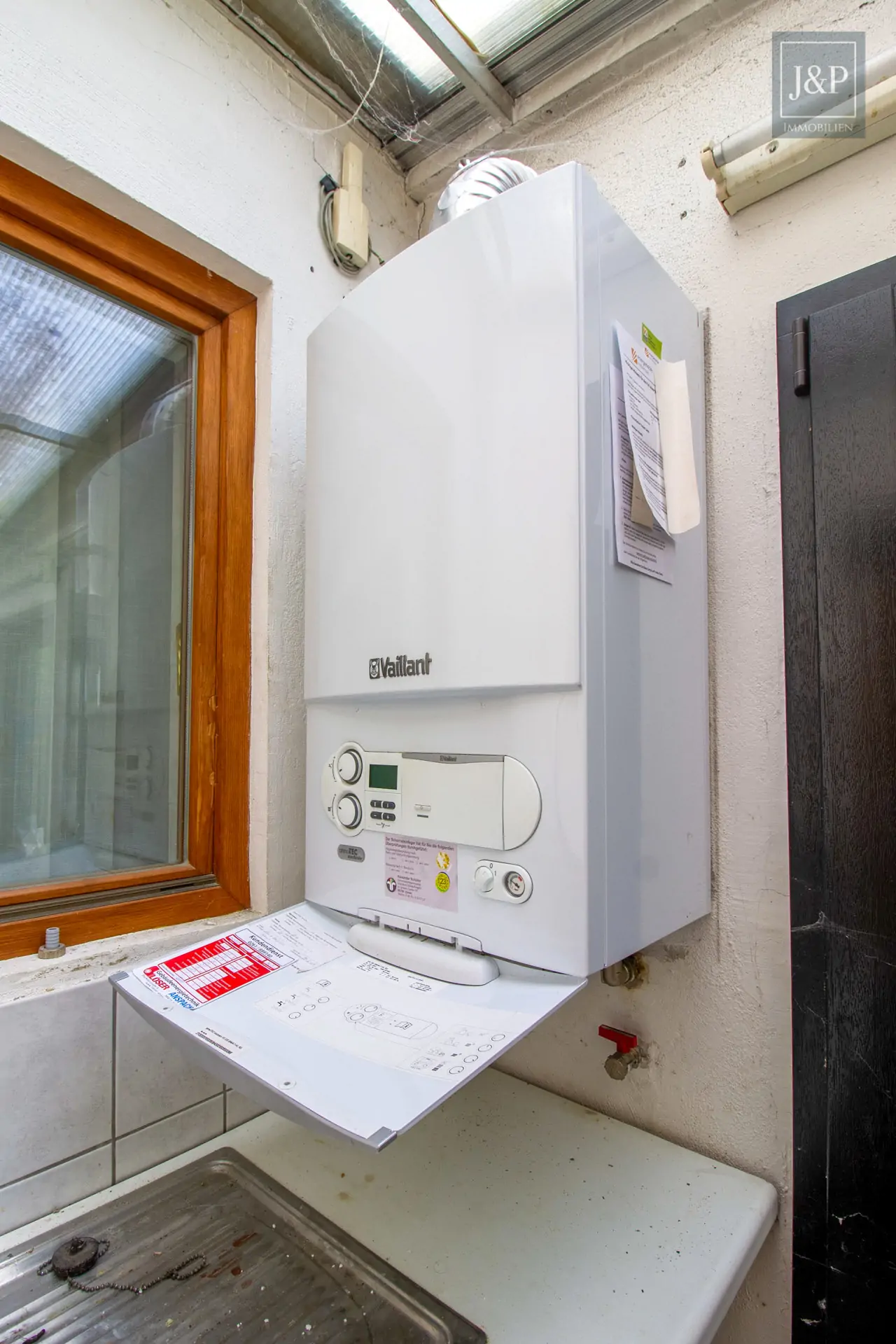 Reserviert! - Schönes Einfamilienhaus mit großem Grundstück und ausgebautem Nebengebäude. - Ruhige & zentrale Lage - Heizung 7a